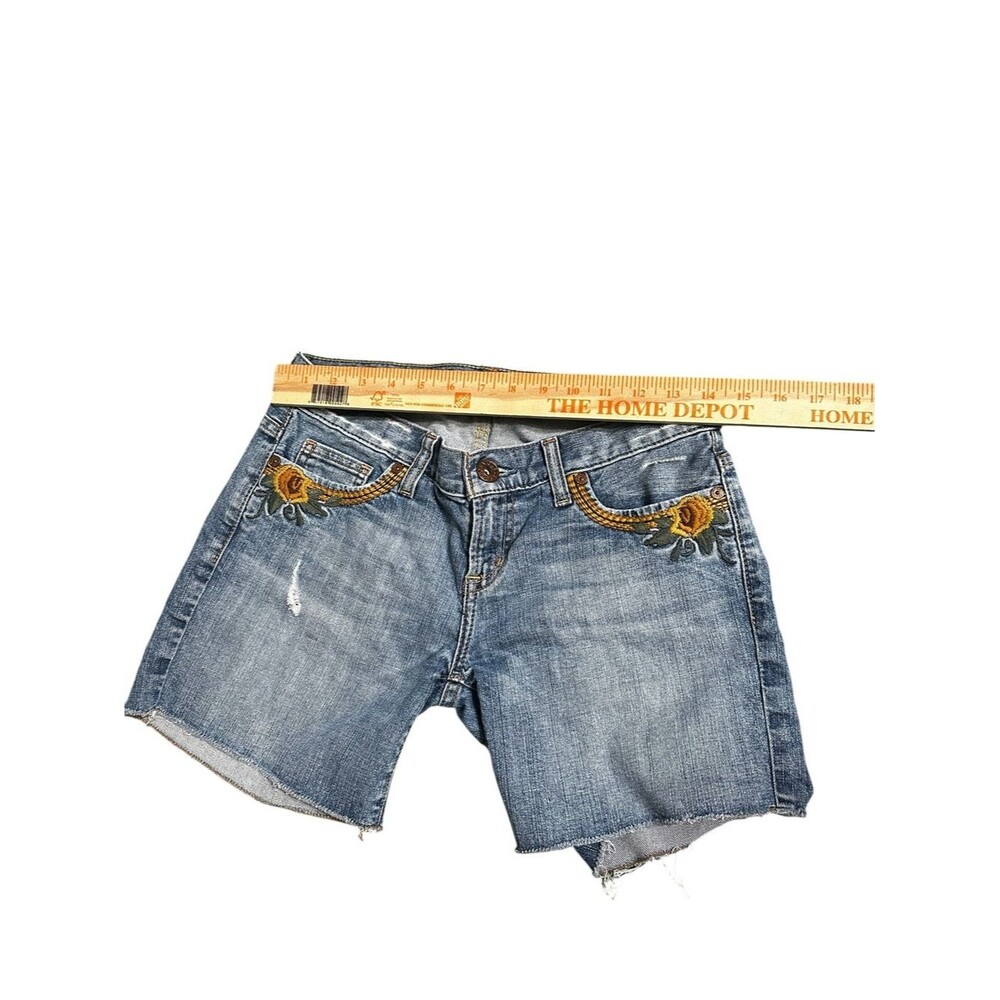 GUESS Y2K Embroidered Denim Shorts Womens 27 Low Rise Floral Distressed - Picture 8 of 10
